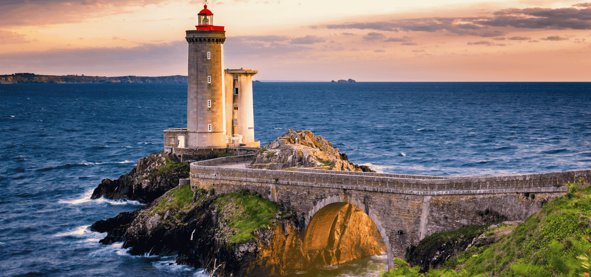 Phare du Petit Minou à Brest en Bretagne symbolisant la sécurité et le pilotage du système d’information